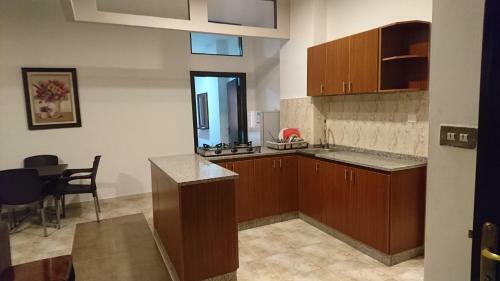 Al Fawanes Hotel Apartments