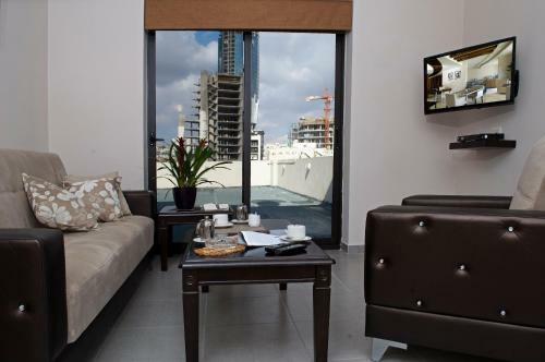 Hotel Celino Suites