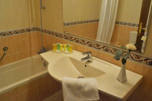 Capri Hotel Suites