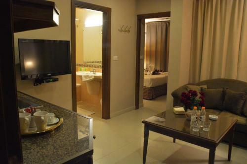 Capri Hotel Suites