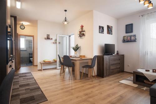 Apartment Little Gallery ****