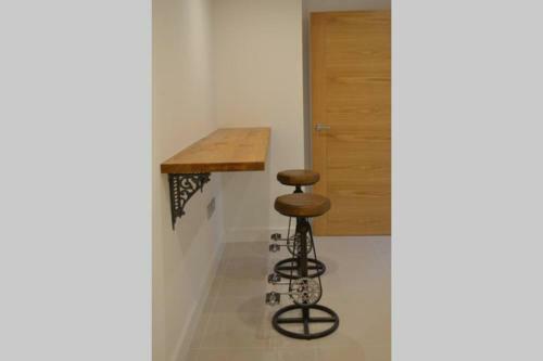 Light And Bright Deluxe Studio Apartment In Sydenham