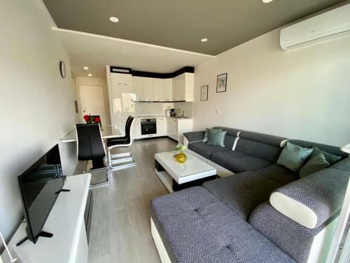 Modern Apartments With Garage