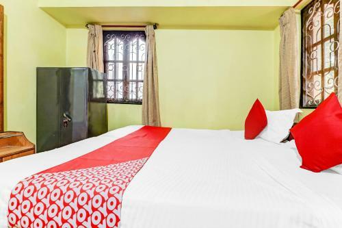 Hostal Oyo Capital O 11357 Hotel Benz International