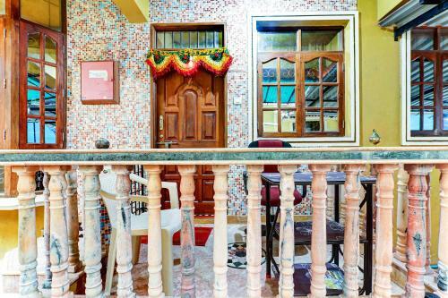 Hostal Oyo Capital O 11357 Hotel Benz International