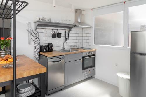 Apartments Left & Right With Jacuzzi, 4 Stars