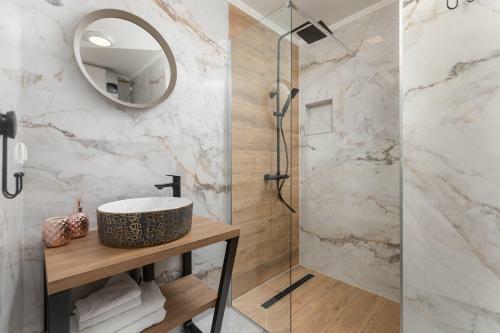 Apartments Left & Right With Jacuzzi, 4 Stars
