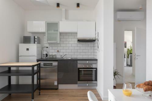 Apartments Left & Right With Jacuzzi, 4 Stars