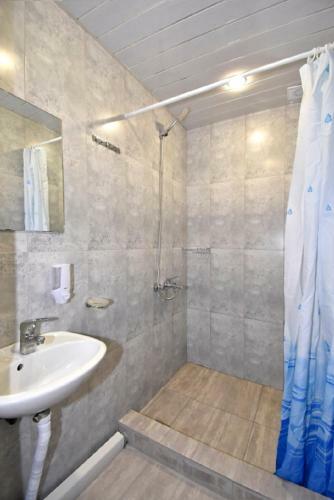 Hostel Asma In Small Center
