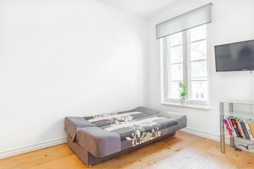 Modern Studio Apartment In The Best Location!