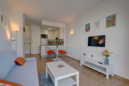 Apartamento 074 - Fabulous Sea View Studio In Benal Beach Complex
