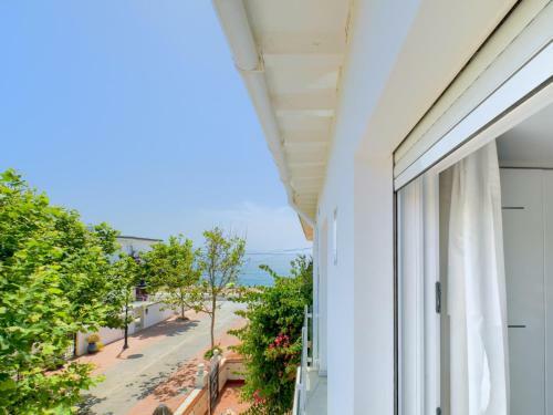 10 Paradise Villa On Sea Front, Terrace!