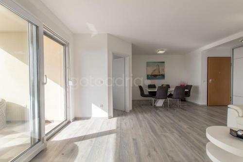 Sea View Apartments Dammi