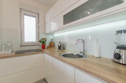 Sea View Apartments Dammi