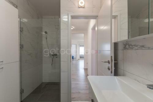 Sea View Apartments With Free Parking