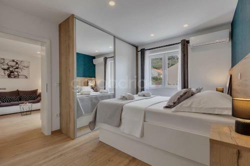 Luxurious Apartments Lara&luka