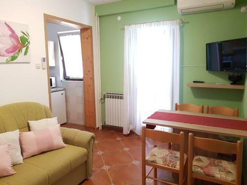 Villa Diana Apartments Pore?