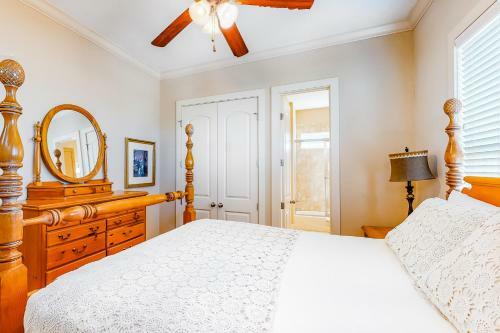Serenity By The Sea - Main House