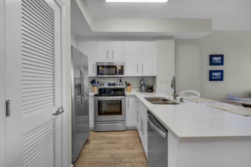 Brightly Furnished Beachfront Condominium