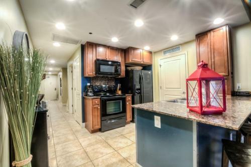 Sterling Breeze 503! Beautiful 1 Bd 2 Ba, Ocean View, Beach Service Included