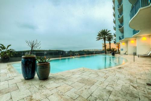 Sterling Breeze 503! Beautiful 1 Bd 2 Ba, Ocean View, Beach Service Included