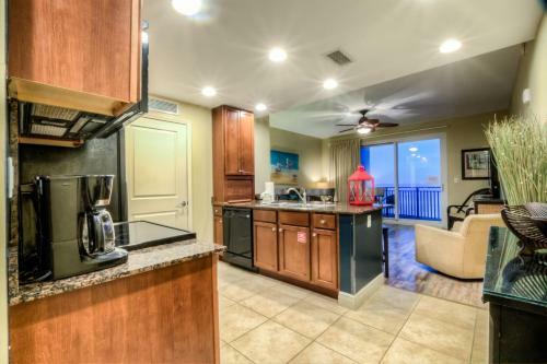 Sterling Breeze 503! Beautiful 1 Bd 2 Ba, Ocean View, Beach Service Included