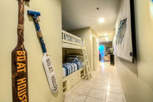 Sterling Breeze 503! Beautiful 1 Bd 2 Ba, Ocean View, Beach Service Included