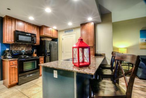 Sterling Breeze 503! Beautiful 1 Bd 2 Ba, Ocean View, Beach Service Included