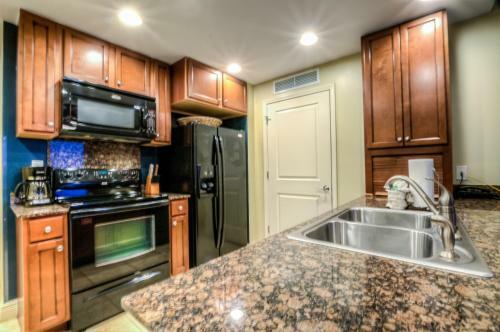 Sterling Breeze 503! Beautiful 1 Bd 2 Ba, Ocean View, Beach Service Included