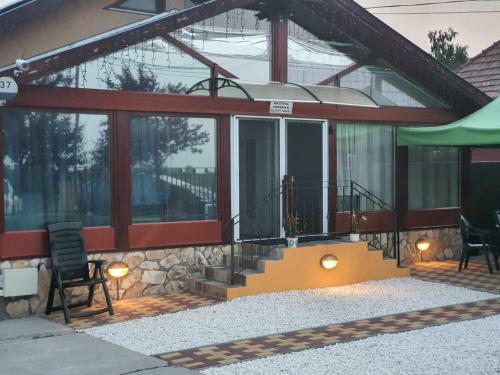 Apartamento Family Friendly Gy�l
