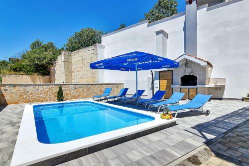 Holiday Home Nadea - With Private Pool