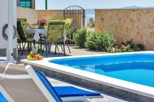 Holiday Home Nadea - With Private Pool