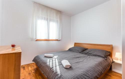 Sea View Apartment - Roberto