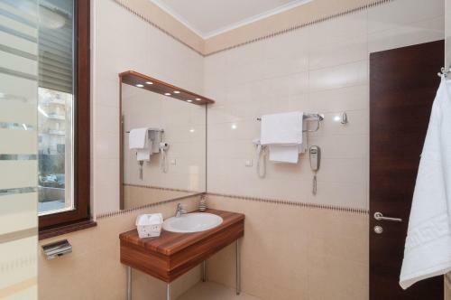 Hostal Luxury Rooms Near The Beach