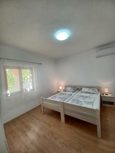 Apartment Mira