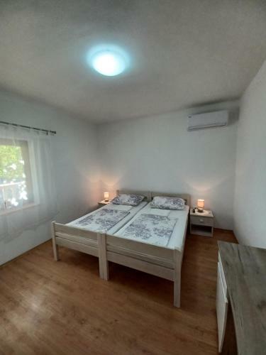 Apartment Mira