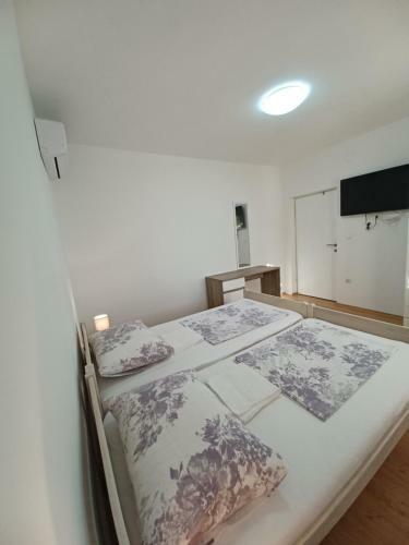 Apartment Mira