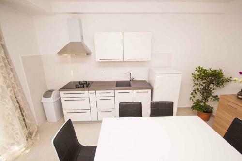 Apartments In Seget Donji 7429