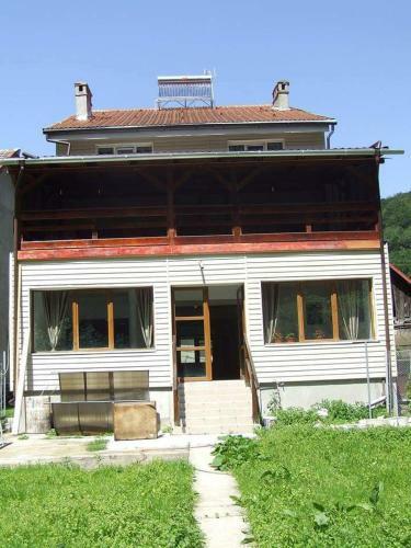 Hostal Casa Cu Flori