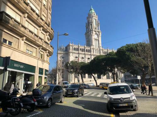 Homeintown Almada - Downtown Elegant Apartment - Terrace AC & Wifi