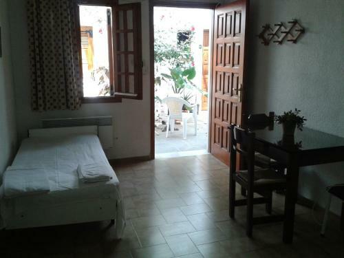 Hostal Pantazis Studios