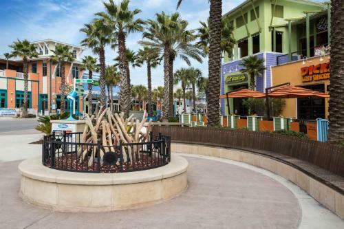 Laketown Wharf 702