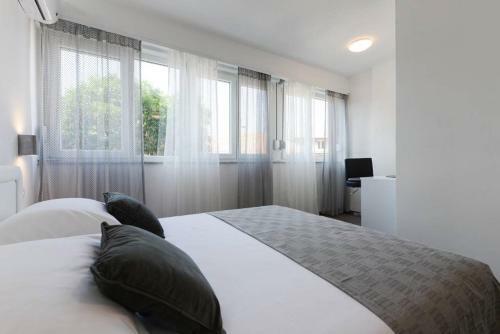 Reza Luxury Apartment