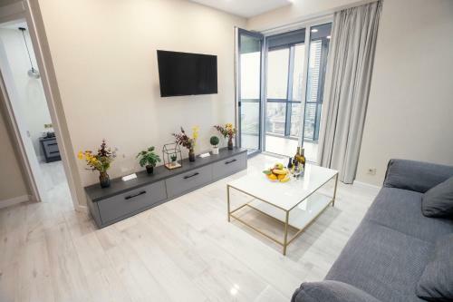 Gq Premium Apartments In Alliance Palace