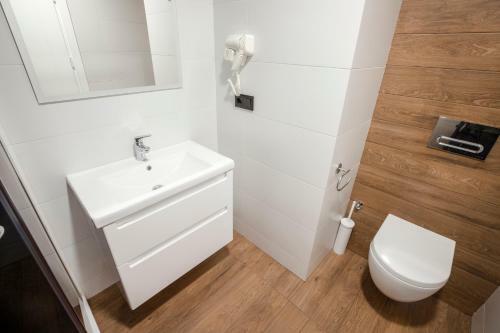 Gq Premium Apartments In Alliance Palace