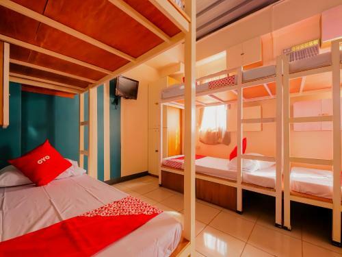 Hotel Vaccinated Staff - Oyo 809 Crowne One Condo