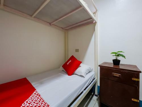Hotel Vaccinated Staff - Oyo 809 Crowne One Condo
