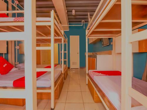 Hotel Vaccinated Staff - Oyo 809 Crowne One Condo