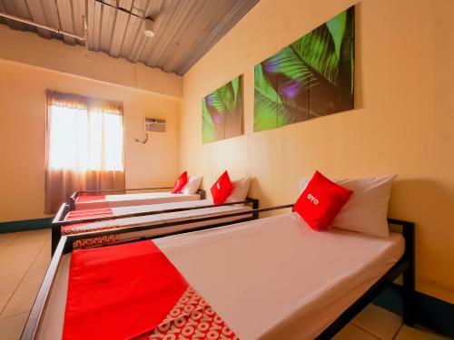 Hotel Vaccinated Staff - Oyo 809 Crowne One Condo