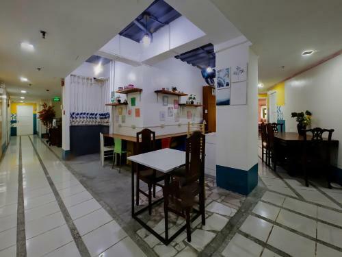 Hotel Vaccinated Staff - Oyo 809 Crowne One Condo